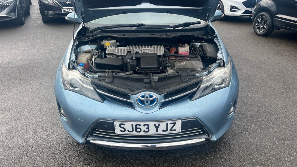 Toyota Auris 1.8 VVTi Hybrid Excel 5dr CVT Auto Hybrid Hatchback - Image 8