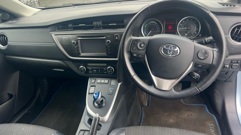 Toyota Auris 1.8 VVTi Hybrid Excel 5dr CVT Auto Hybrid Hatchback - Image 10