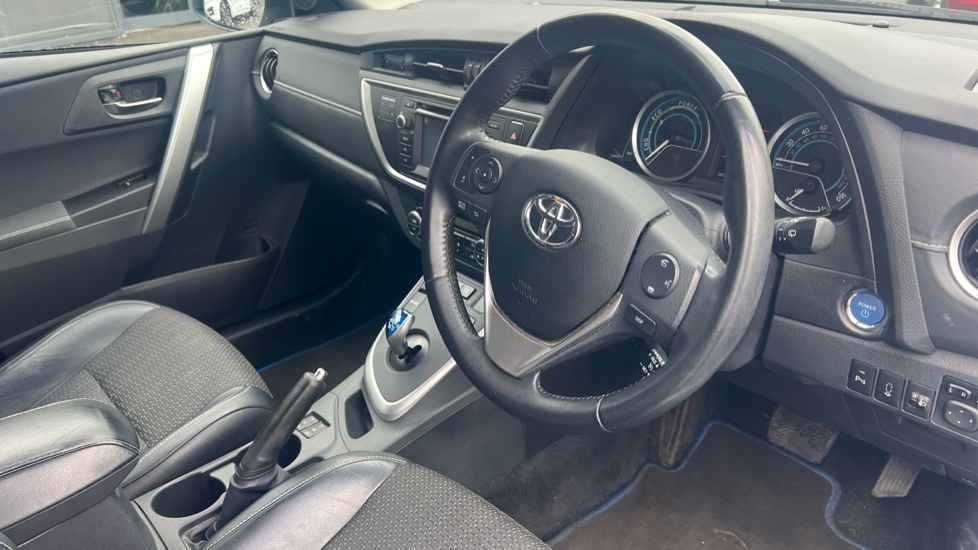 Toyota Auris 1.8 VVTi Hybrid Excel 5dr CVT Auto Hybrid Hatchback - Image 11