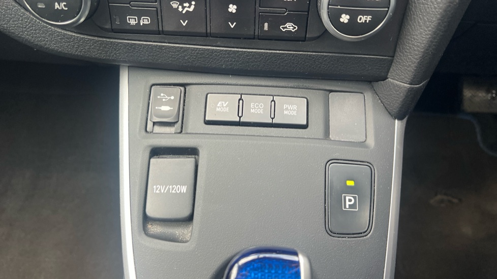 Toyota Auris 1.8 VVTi Hybrid Excel 5dr CVT Auto Hybrid Hatchback - Image 21