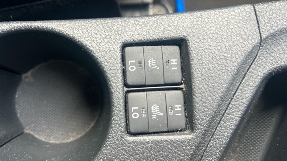 Toyota Auris 1.8 VVTi Hybrid Excel 5dr CVT Auto Hybrid Hatchback - Image 23