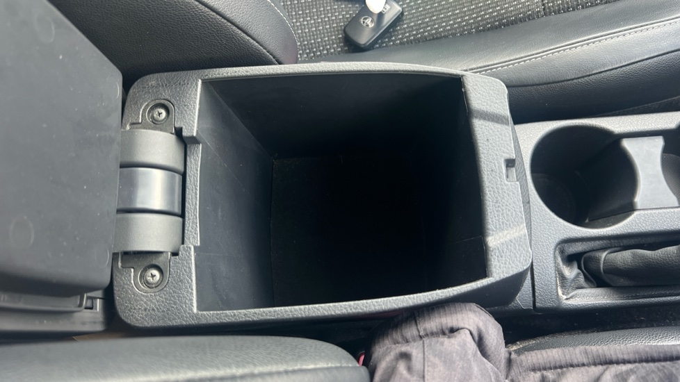 Toyota Auris 1.8 VVTi Hybrid Excel 5dr CVT Auto Hybrid Hatchback - Image 25
