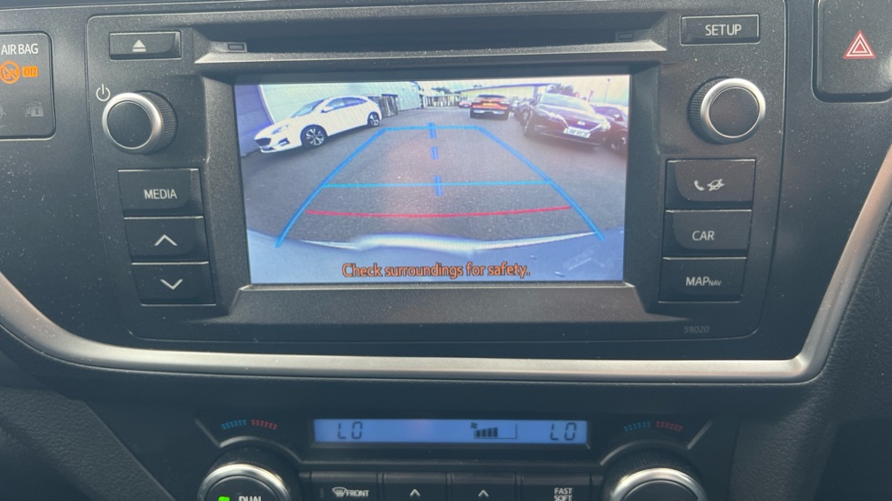 Toyota Auris 1.8 VVTi Hybrid Excel 5dr CVT Auto Hybrid Hatchback - Image 32