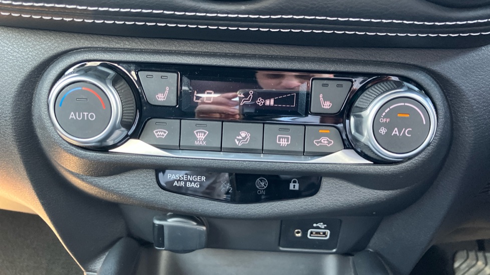 Nissan Juke 1.0 DiG-T 114 Tekna 5dr DCT Petrol Hatchback - Image 23