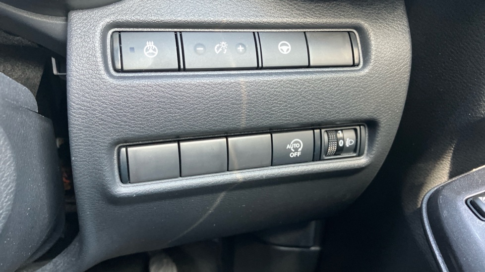 Nissan Juke 1.0 DiG-T 114 Tekna 5dr DCT Petrol Hatchback - Image 25