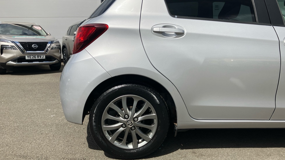 Toyota Yaris 1.33 VVT-i Icon 5dr Petrol Hatchback - Image 7