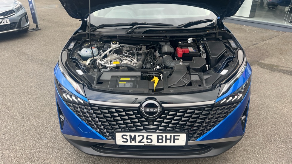 Nissan Qashqai 1.3 DiG-T MH 158 N-Connecta 5dr Xtronic Petrol Hatchback - Image 8