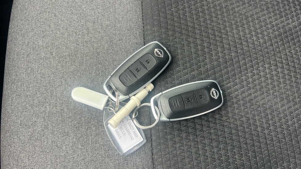 Nissan Qashqai 1.3 DiG-T MH 158 N-Connecta 5dr Xtronic Petrol Hatchback - Image 20
