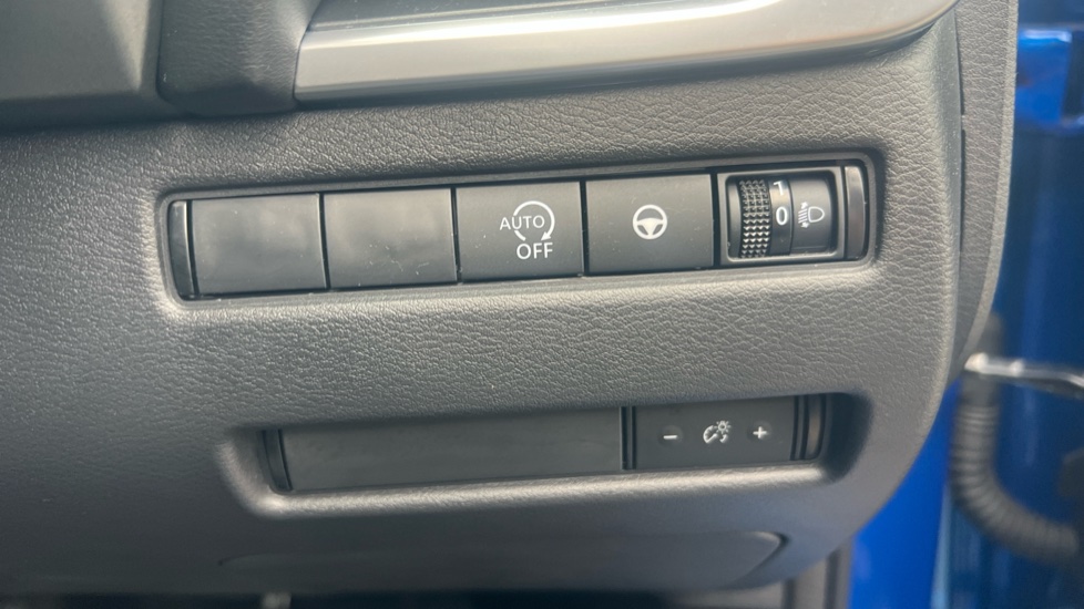 Nissan Qashqai 1.3 DiG-T MH 158 N-Connecta 5dr Xtronic Petrol Hatchback - Image 23