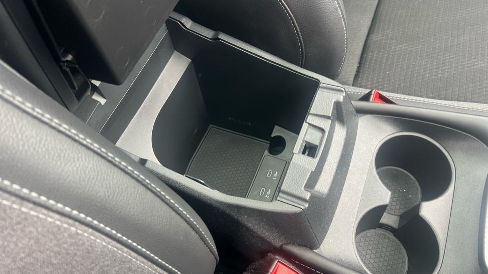 Nissan Qashqai 1.3 DiG-T MH 158 N-Connecta 5dr Xtronic Petrol Hatchback - Image 28
