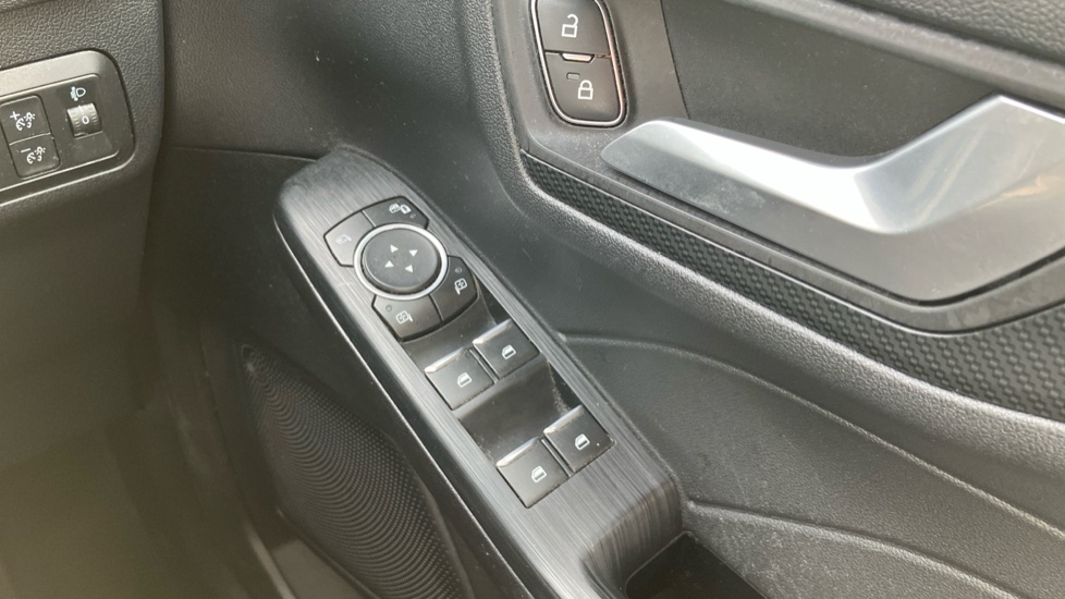 Ford Kuga 1.5 EcoBoost 150 ST-Line X Edition 5dr Petrol Estate - Image 21
