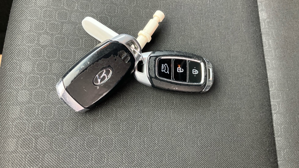 Hyundai KONA 1.0T GDi Blue Drive Premium 5dr Petrol Hatchback - Image 20