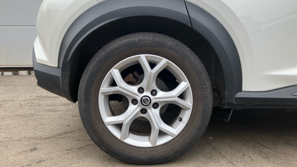 Nissan Juke 1.0 DiG-T N-Connecta 5dr Petrol Hatchback - Image 7