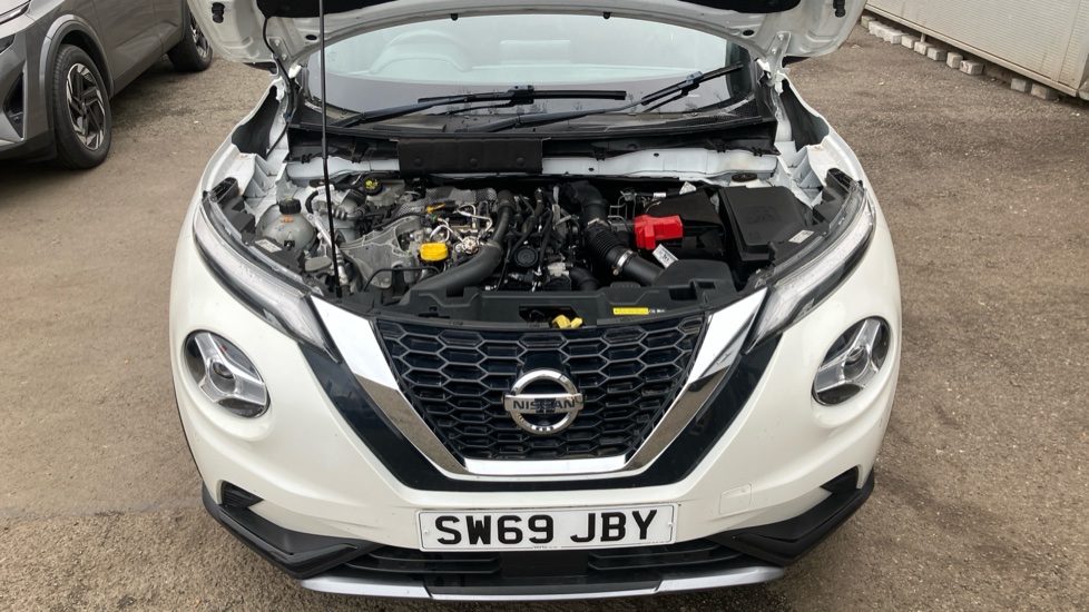 Nissan Juke 1.0 DiG-T N-Connecta 5dr Petrol Hatchback - Image 8