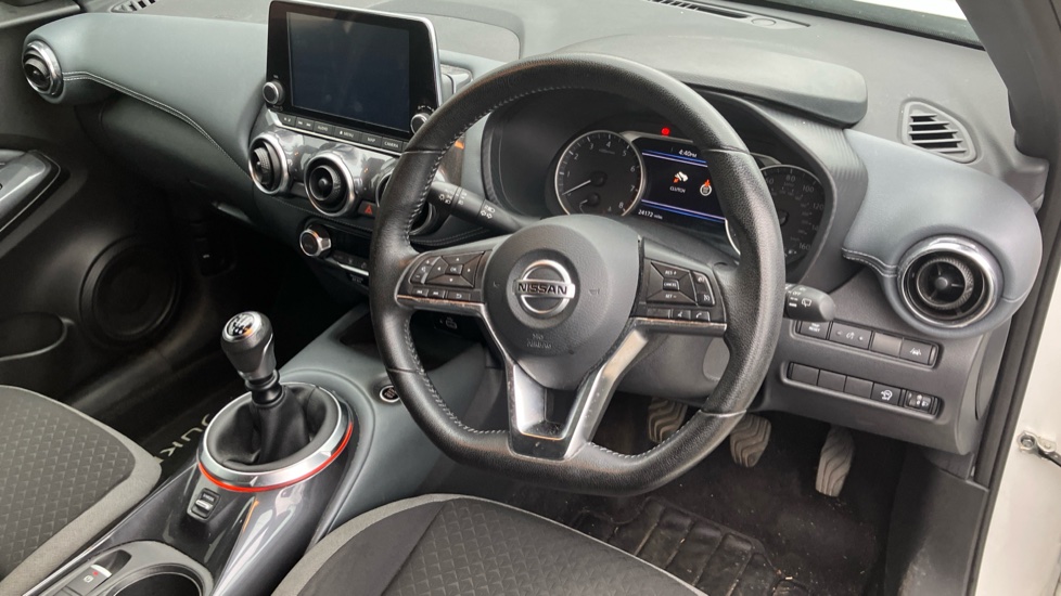 Nissan Juke 1.0 DiG-T N-Connecta 5dr Petrol Hatchback - Image 11