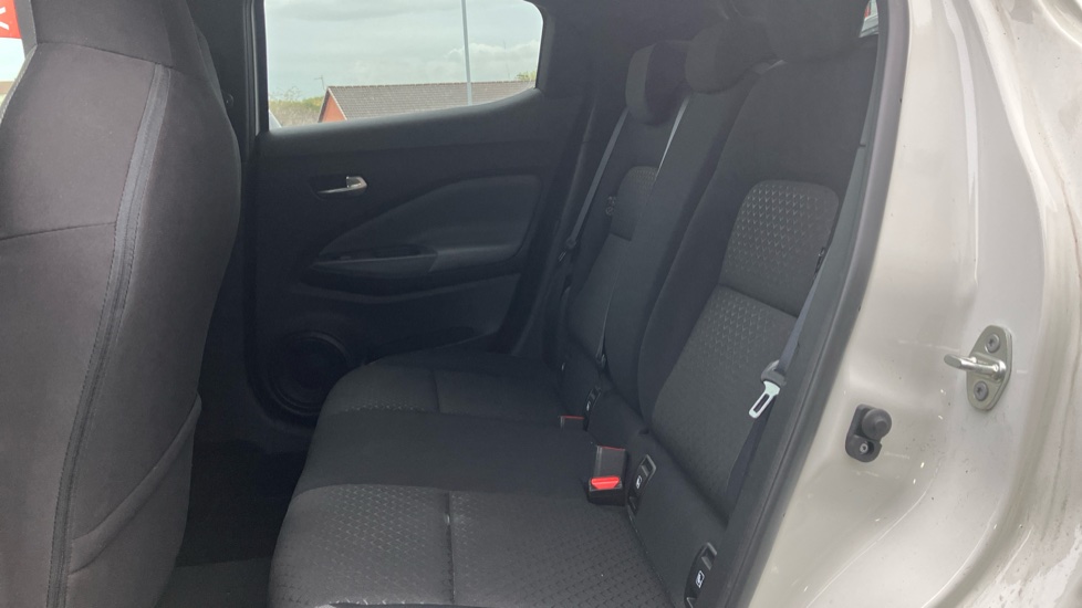 Nissan Juke 1.0 DiG-T N-Connecta 5dr Petrol Hatchback - Image 16