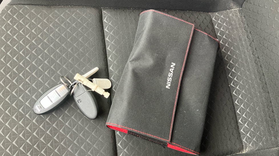 Nissan Juke 1.0 DiG-T N-Connecta 5dr Petrol Hatchback - Image 19