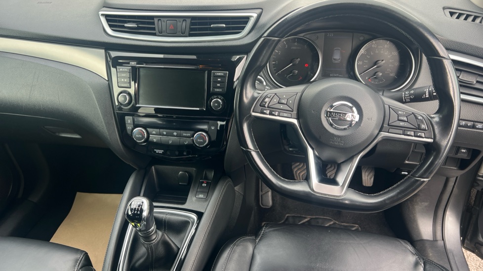 Nissan Qashqai 1.3 DiG-T N-Motion 5dr Petrol Hatchback - Image 10