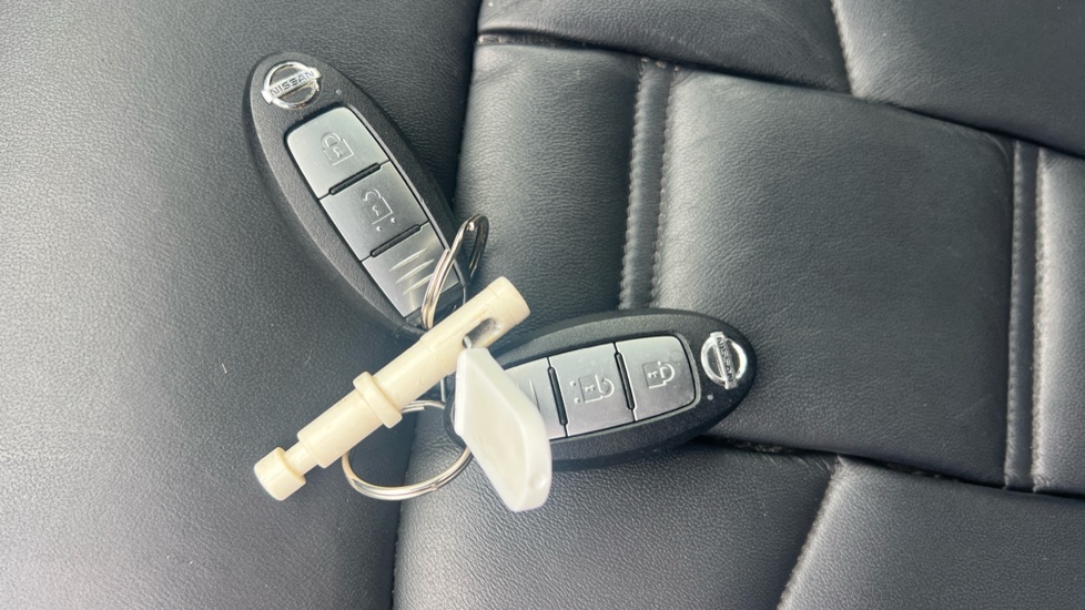 Nissan Qashqai 1.3 DiG-T N-Motion 5dr Petrol Hatchback - Image 20