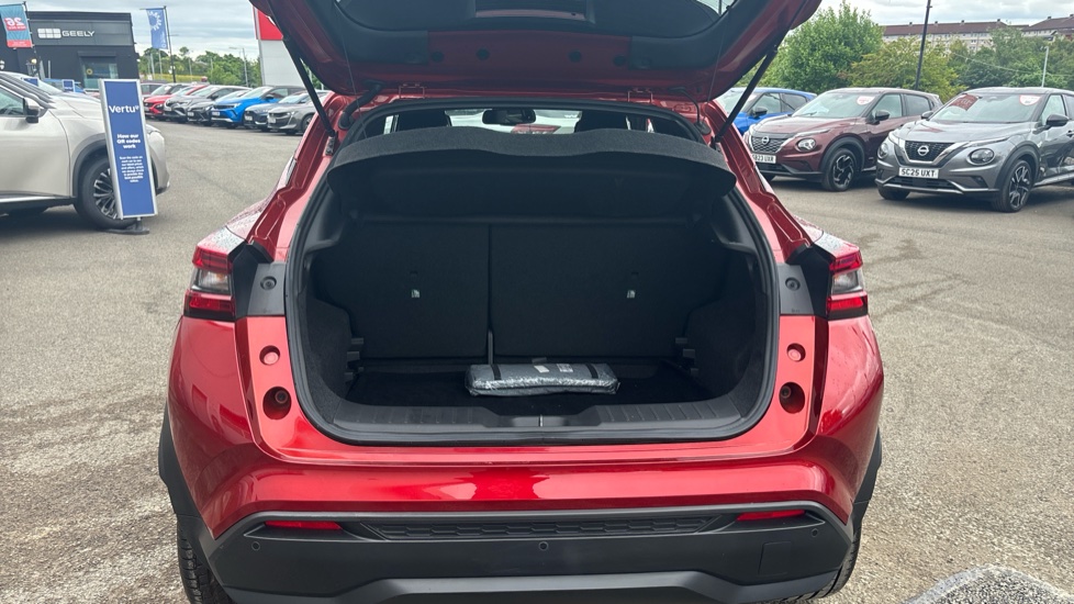 Nissan Juke 1.0 DiG-T 114 Tekna 5dr DCT Petrol Hatchback - Image 4