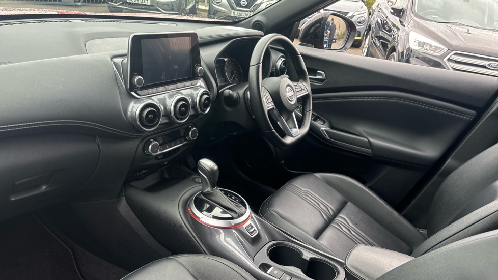 Nissan Juke 1.0 DiG-T 114 Tekna 5dr DCT Petrol Hatchback - Image 9