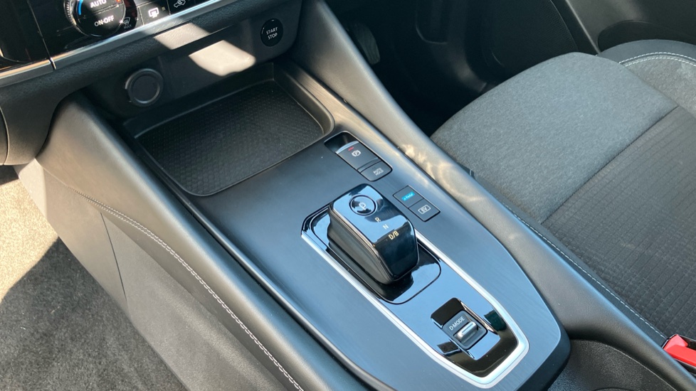 Nissan Qashqai 1.5 E-Power N-Connecta 5dr Auto Hybrid Hatchback - Image 13