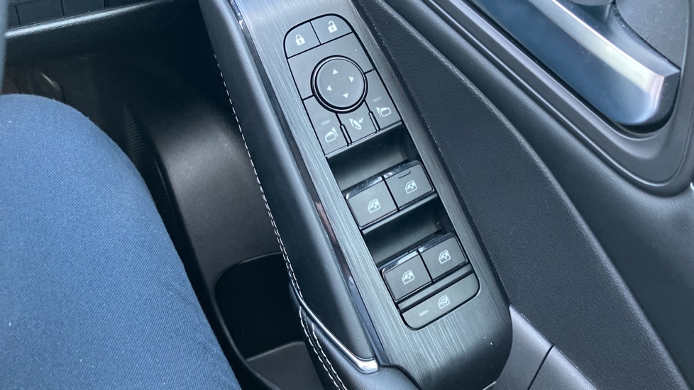 Nissan Qashqai 1.5 E-Power N-Connecta 5dr Auto Hybrid Hatchback - Image 26