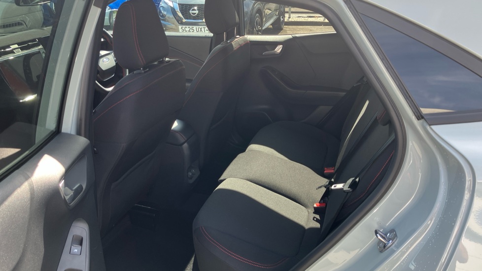 Ford Puma 1.0 EcoBoost Hybrid mHEV ST-Line 5dr DCT Petrol Hatchback - Image 16