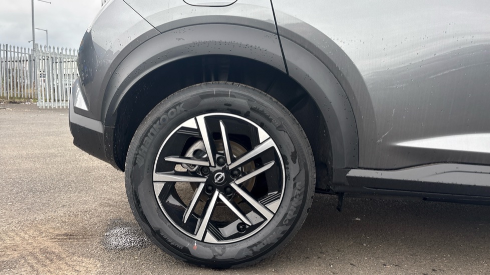 Nissan Juke 1.0 DiG-T N-Connecta 5dr Petrol Hatchback - Image 7