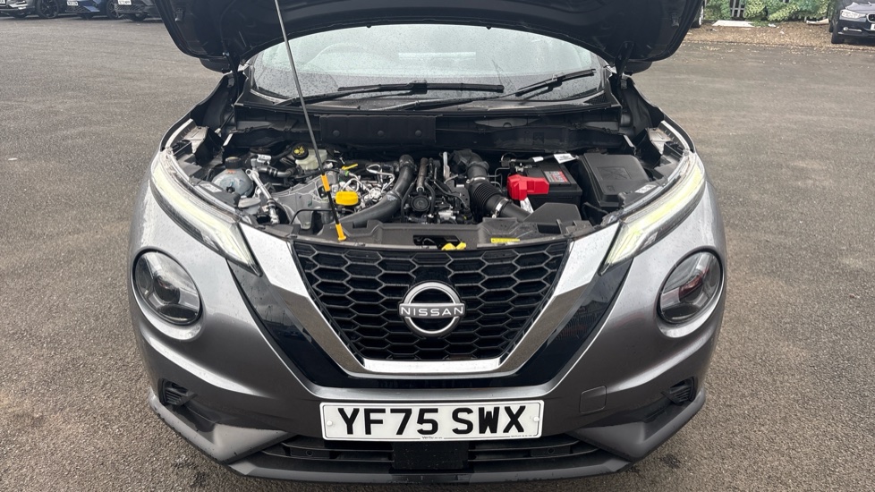 Nissan Juke 1.0 DiG-T N-Connecta 5dr Petrol Hatchback - Image 8