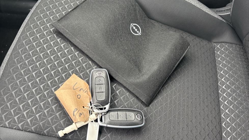 Nissan Juke 1.0 DiG-T N-Connecta 5dr Petrol Hatchback - Image 19