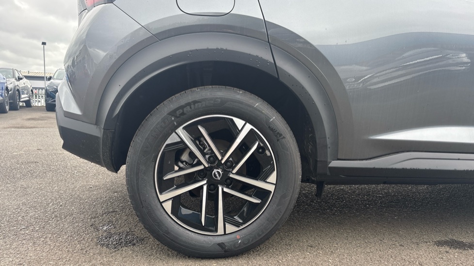Nissan Juke 1.0 DiG-T N-Connecta 5dr Petrol Hatchback - Image 7
