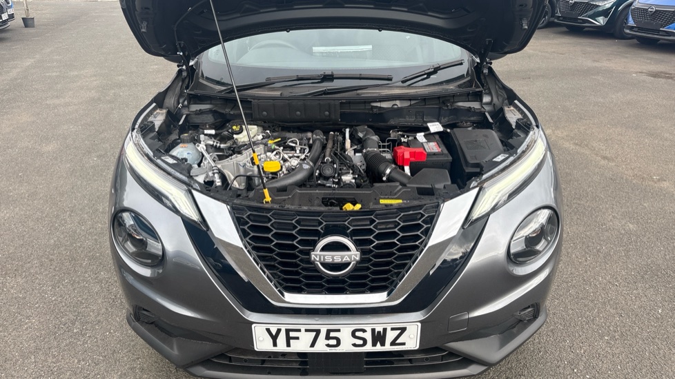 Nissan Juke 1.0 DiG-T N-Connecta 5dr Petrol Hatchback - Image 8