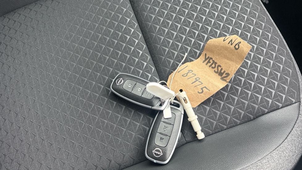 Nissan Juke 1.0 DiG-T N-Connecta 5dr Petrol Hatchback - Image 20