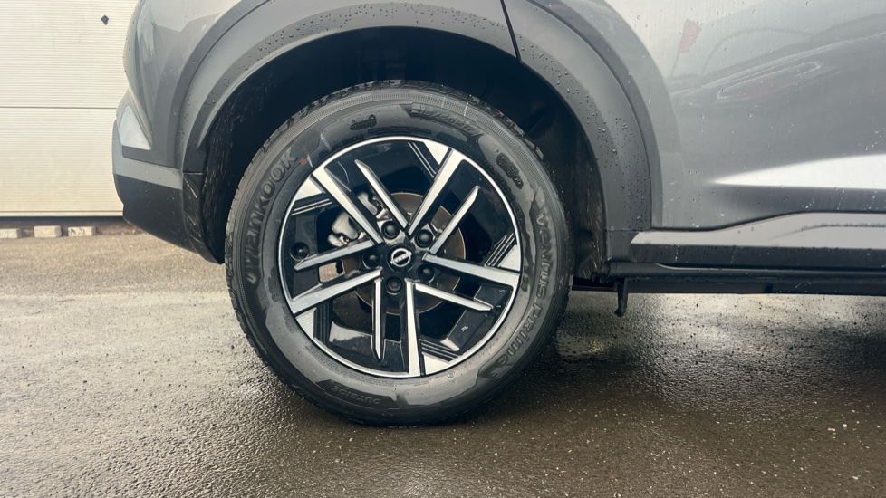 Nissan Juke 1.0 DiG-T N-Connecta 5dr Petrol Hatchback - Image 7