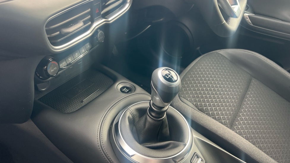 Nissan Juke 1.0 DiG-T N-Connecta 5dr Petrol Hatchback - Image 13