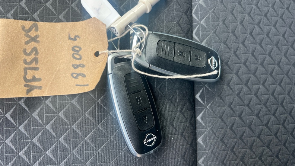 Nissan Juke 1.0 DiG-T N-Connecta 5dr Petrol Hatchback - Image 20