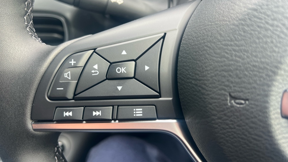 Nissan Juke 1.0 DiG-T N-Connecta 5dr Petrol Hatchback - Image 24
