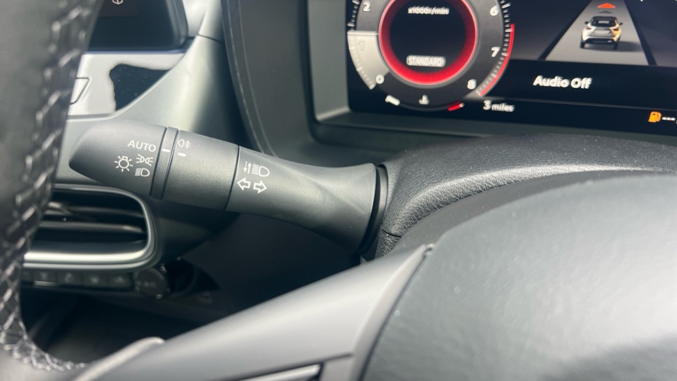 Nissan Juke 1.0 DiG-T N-Connecta 5dr Petrol Hatchback - Image 25