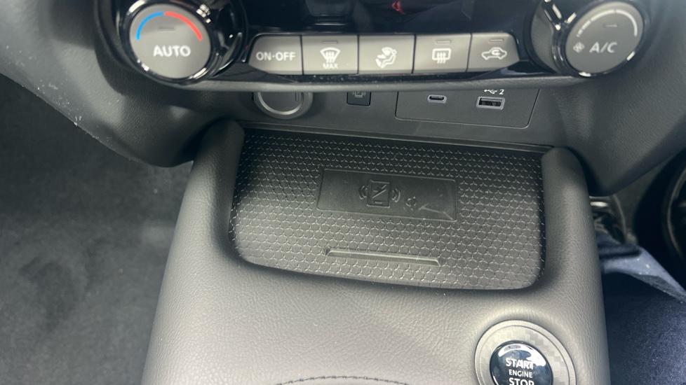 Nissan Juke 1.0 DiG-T N-Connecta 5dr Petrol Hatchback - Image 27