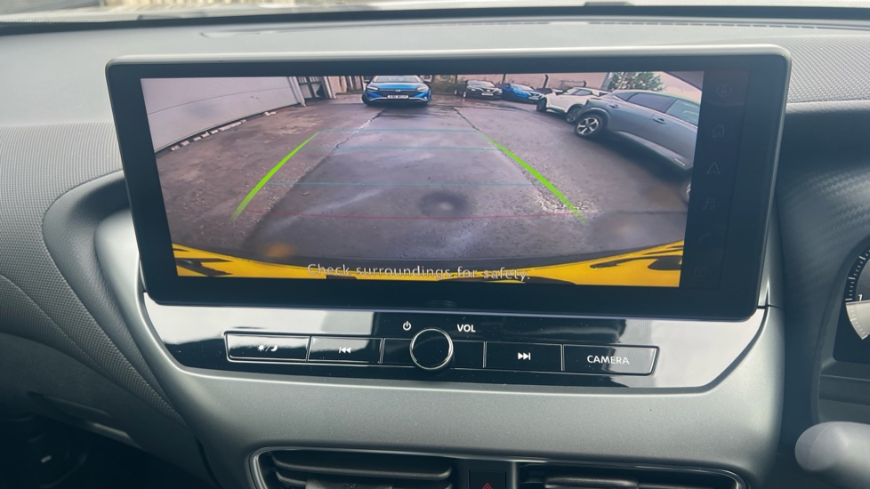 Nissan Juke 1.0 DiG-T N-Connecta 5dr Petrol Hatchback - Image 32