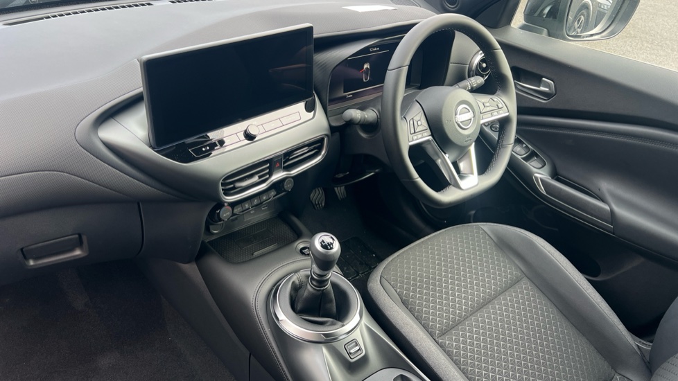 Nissan Juke 1.0 DiG-T N-Connecta 5dr Petrol Hatchback - Image 9