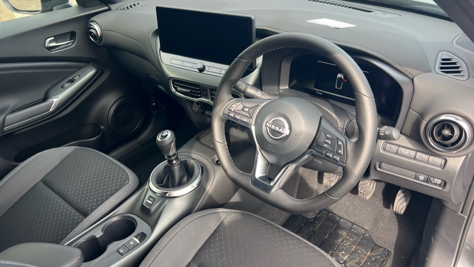 Nissan Juke 1.0 DiG-T N-Connecta 5dr Petrol Hatchback - Image 11