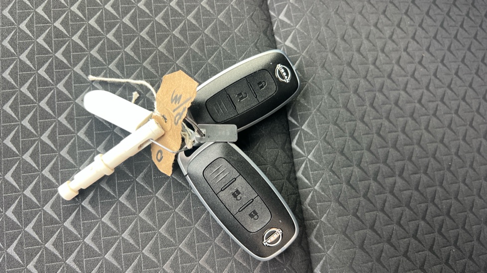 Nissan Juke 1.0 DiG-T N-Connecta 5dr Petrol Hatchback - Image 20