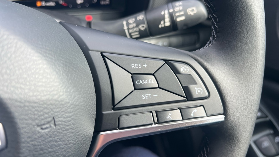 Nissan Juke 1.0 DiG-T N-Connecta 5dr Petrol Hatchback - Image 26
