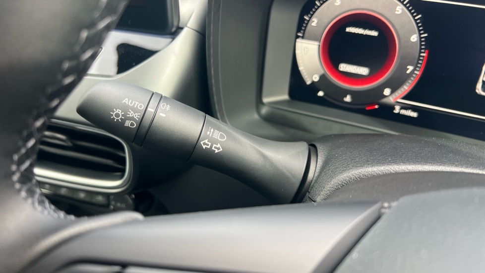 Nissan Juke 1.0 DiG-T N-Connecta 5dr Petrol Hatchback - Image 28