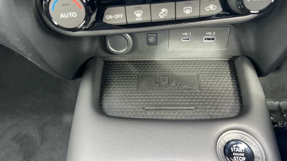 Nissan Juke 1.0 DiG-T N-Connecta 5dr Petrol Hatchback - Image 30