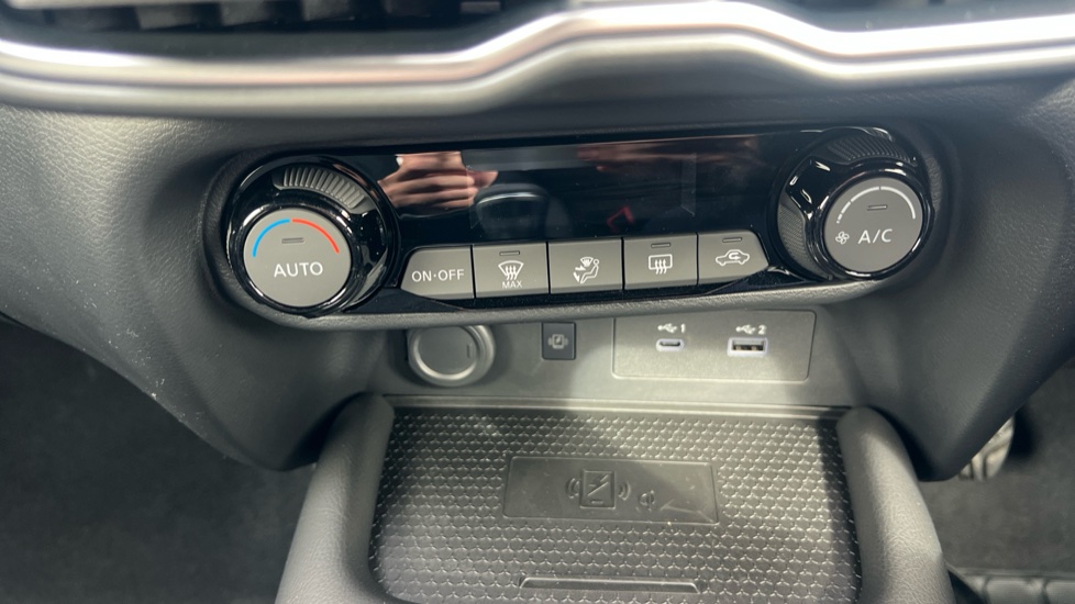 Nissan Juke 1.0 DiG-T N-Connecta 5dr Petrol Hatchback - Image 31