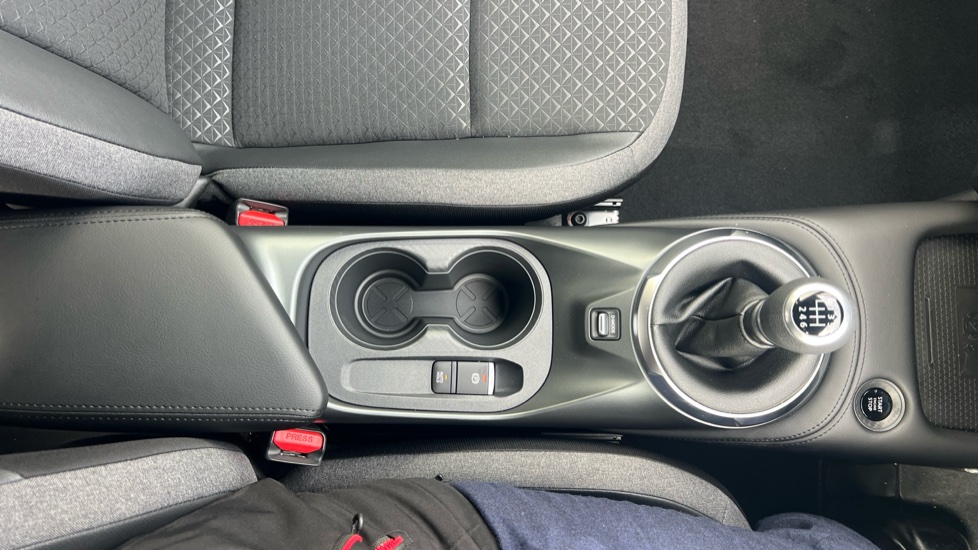 Nissan Juke 1.0 DiG-T N-Connecta 5dr Petrol Hatchback - Image 32