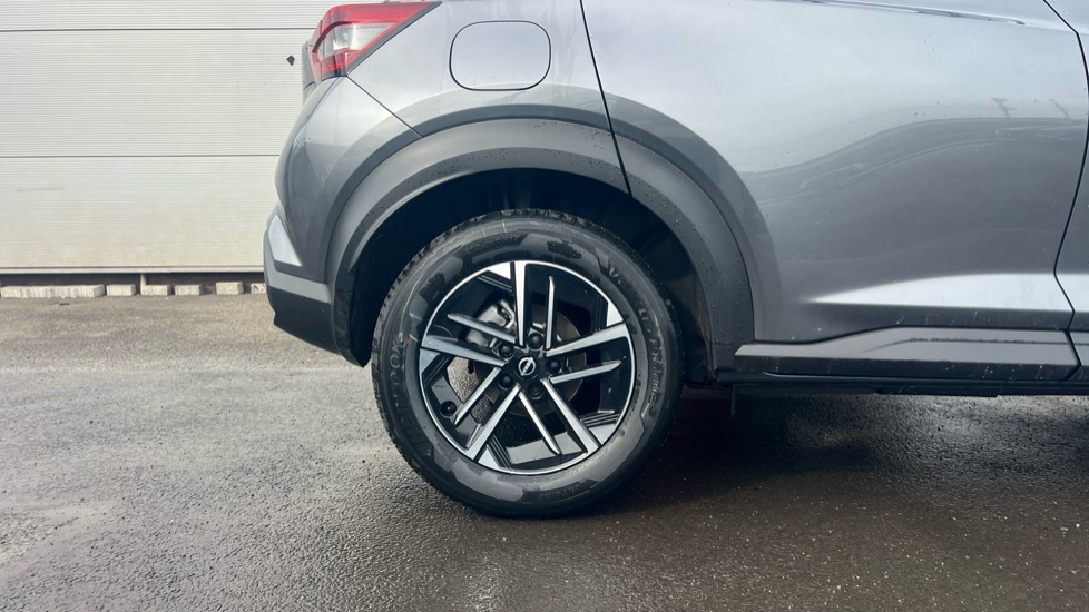 Nissan Juke 1.0 DiG-T N-Connecta 5dr Petrol Hatchback - Image 7